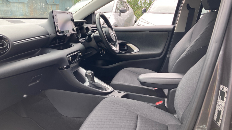 Toyota Yaris 1.5 Hybrid Design 5dr CVT Hybrid Hatchback